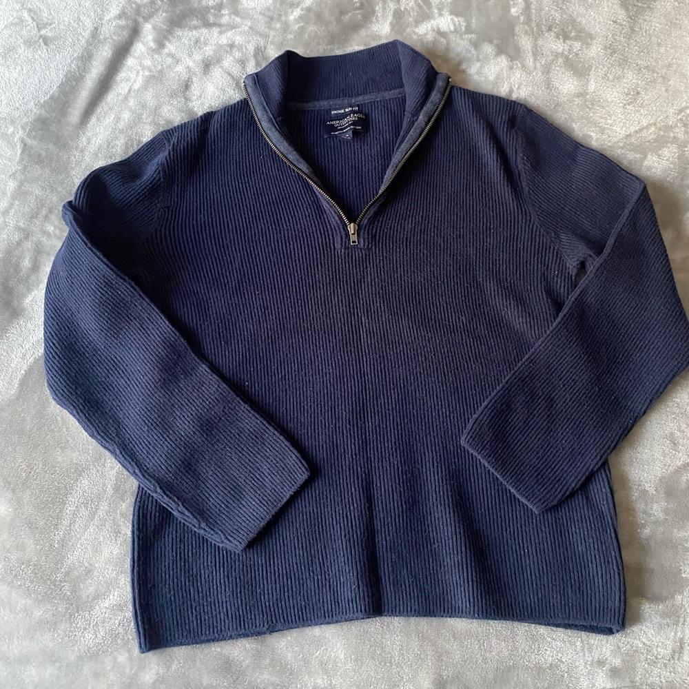 American Eagle Vintage Fit Men’s Navy Sweater Size L